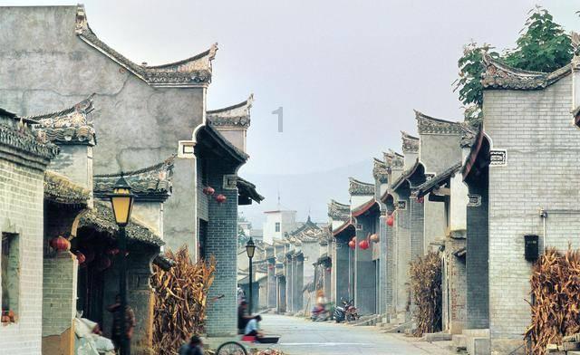 八国联军侵华,为什么慈禧太后去西安而不去东北?